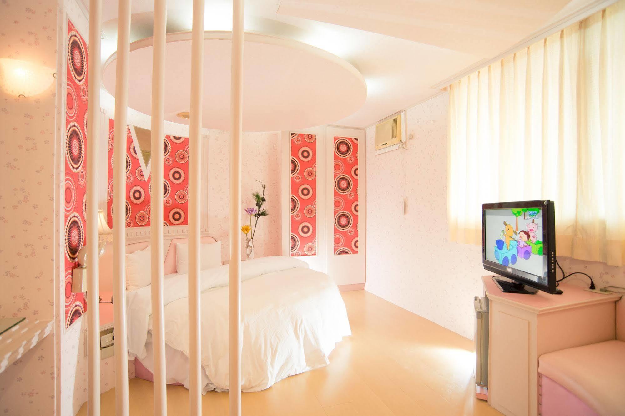 Day Chen Hotel Yilan Extérieur photo