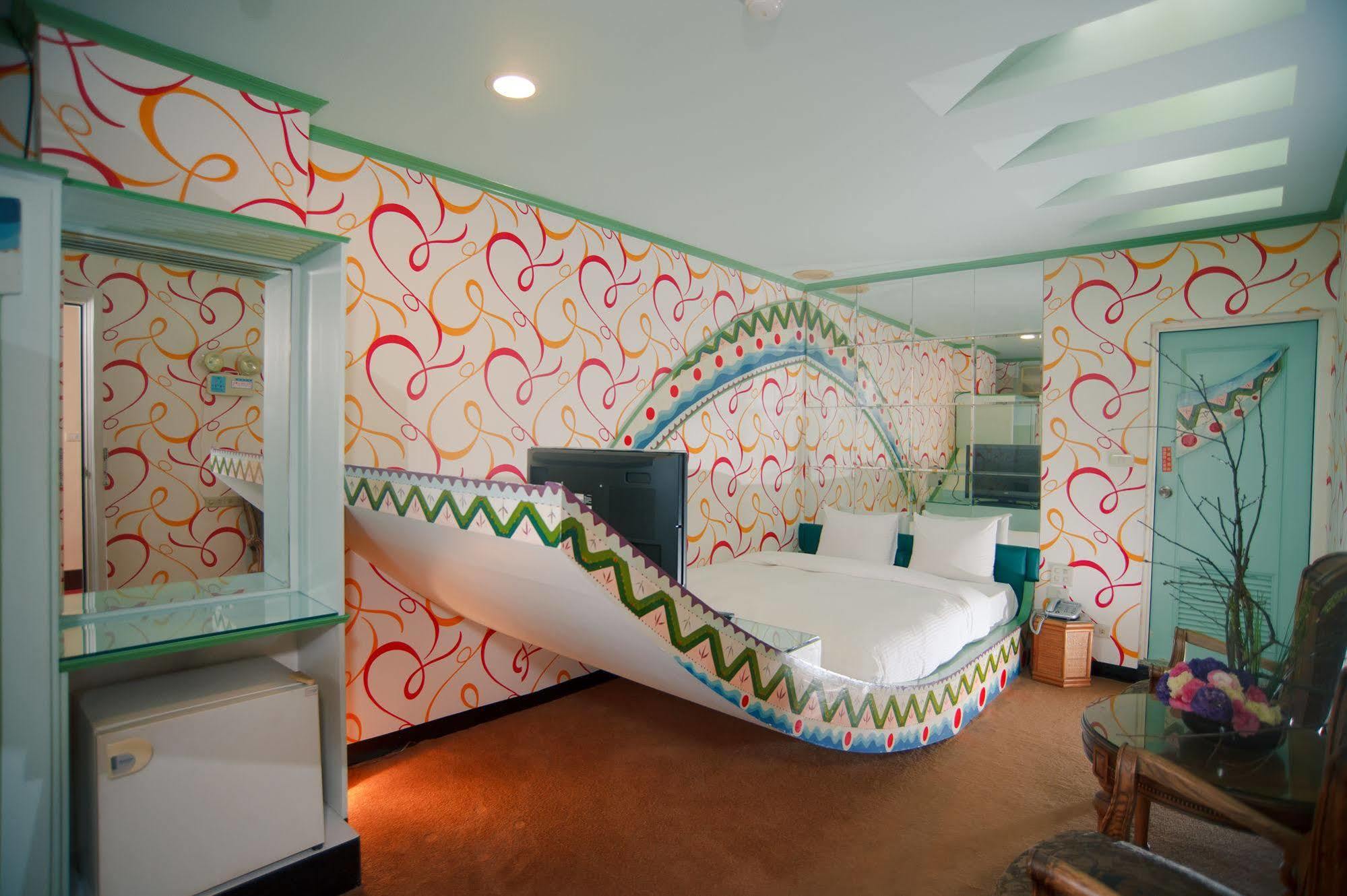 Day Chen Hotel Yilan Extérieur photo