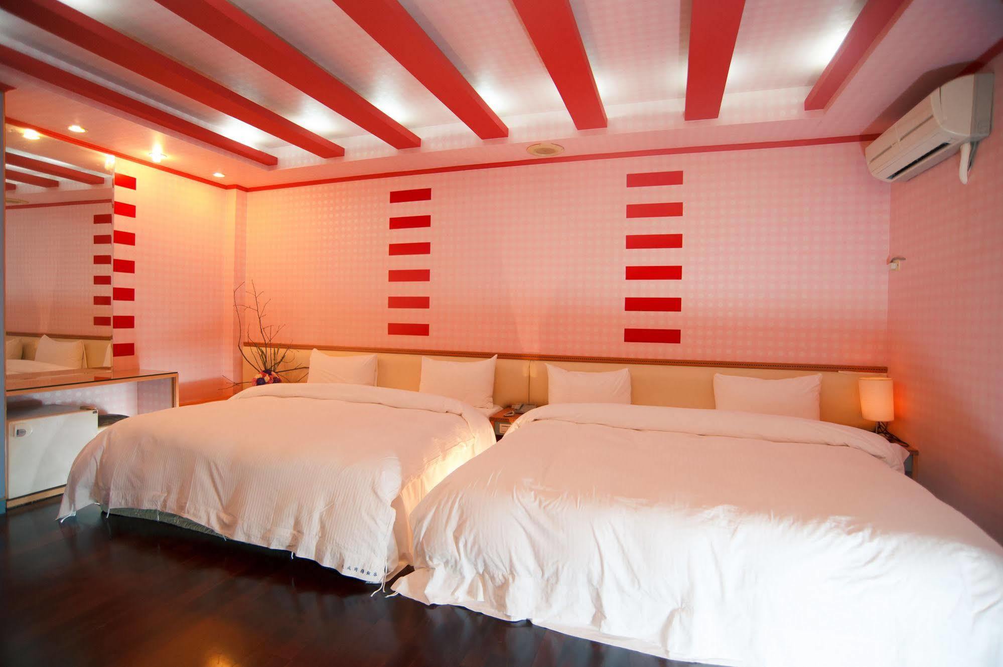 Day Chen Hotel Yilan Extérieur photo